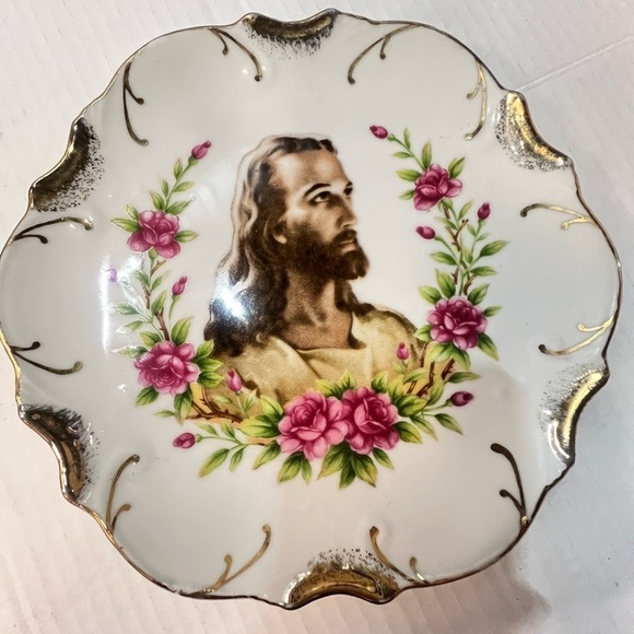 Vintage Other - Decorative Plate with Floral Design